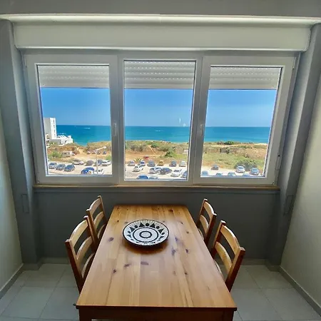 Facing The Sea Armacao de Pera