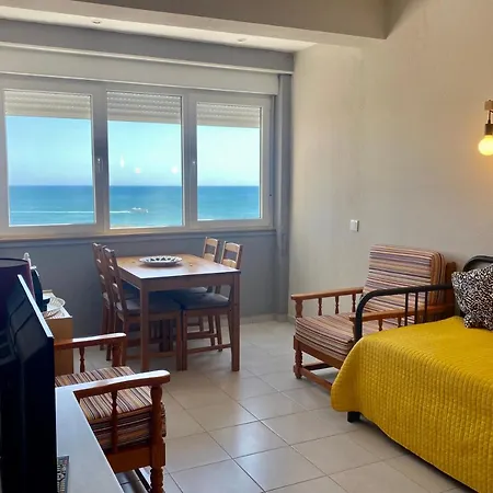 Facing The Sea Apartment